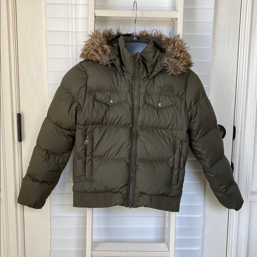 The North Face Girls Gotham 550 Down Green Fur Trim Hooded Puffer Jacket M